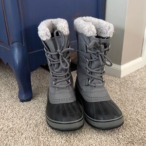 Sorel Gray and Black Insulated Boots